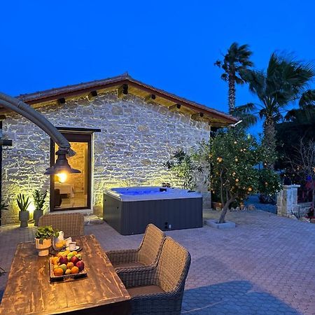 Villa Aspasia With Private Jacuzzi - Oasis Resort Kokkinos Pirgos Luaran gambar